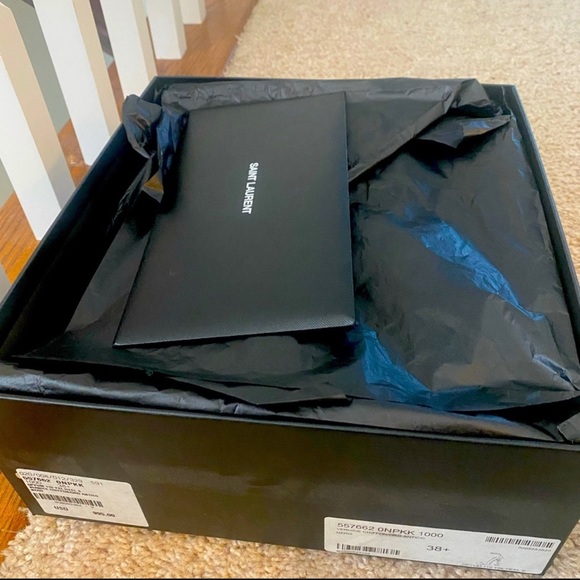 Never Wear Yves Saint Laurent - Picture 5 of 6